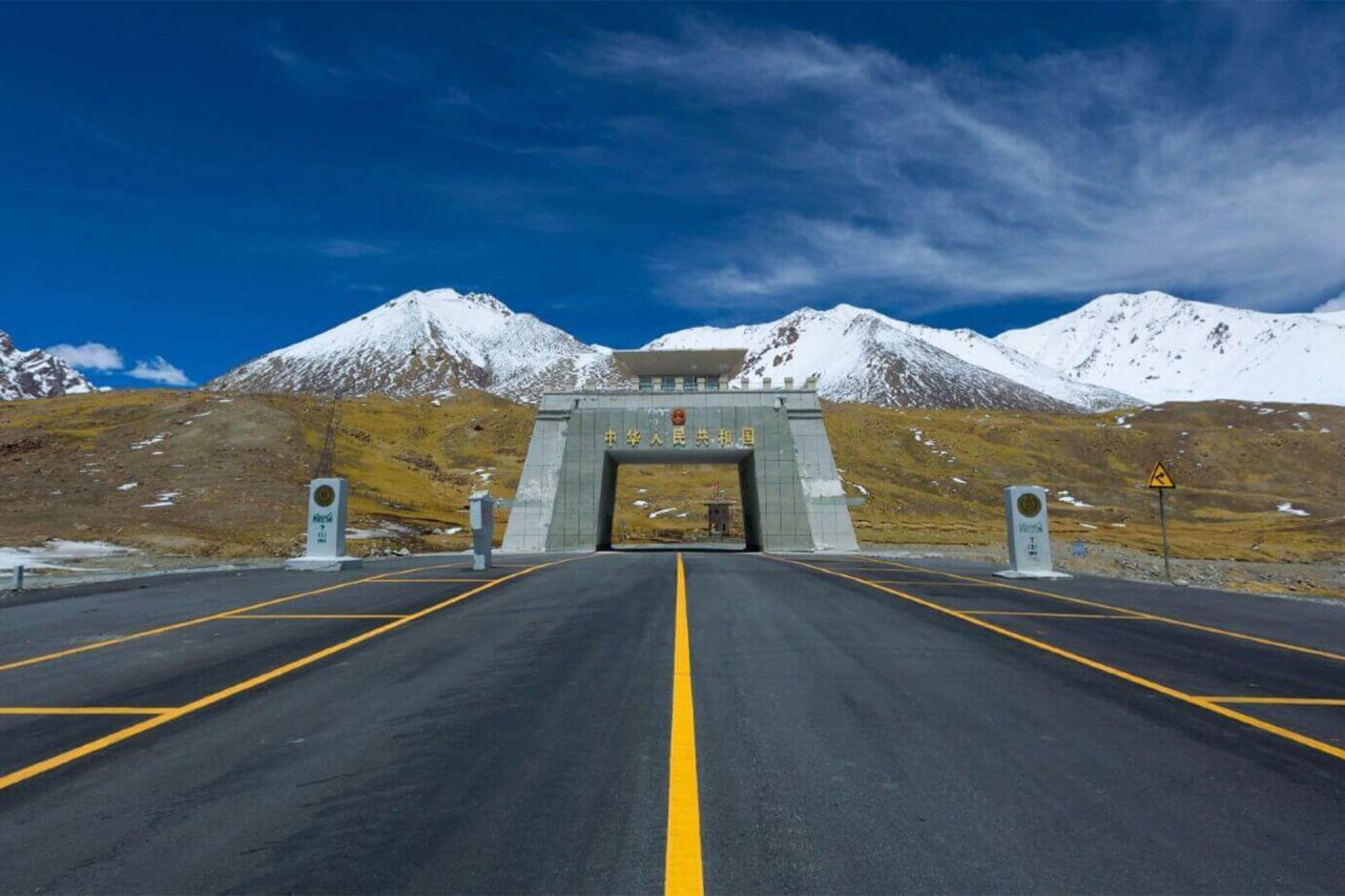 Khunjerab Pass - the border between Pakistan and China